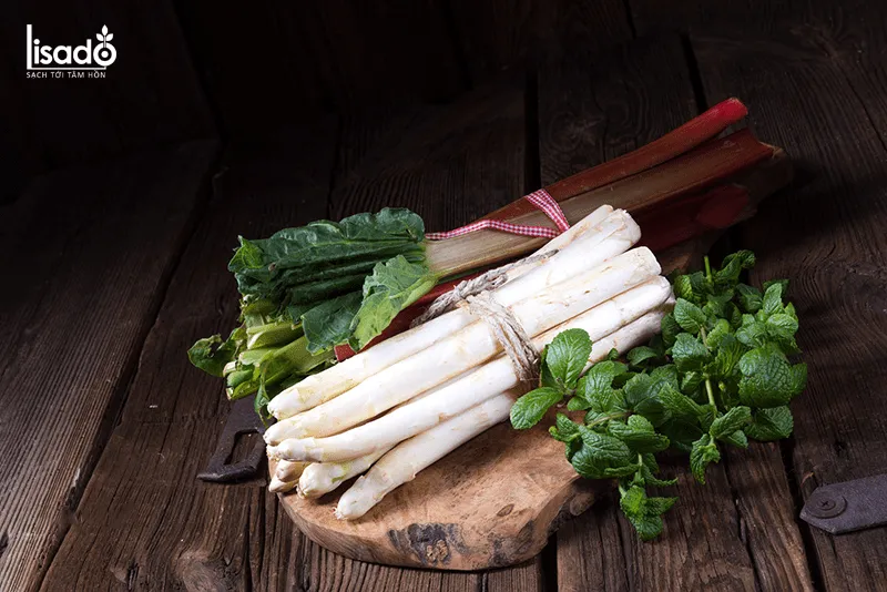 Măng tây trắng tươi ngon sau khi thu hoạch