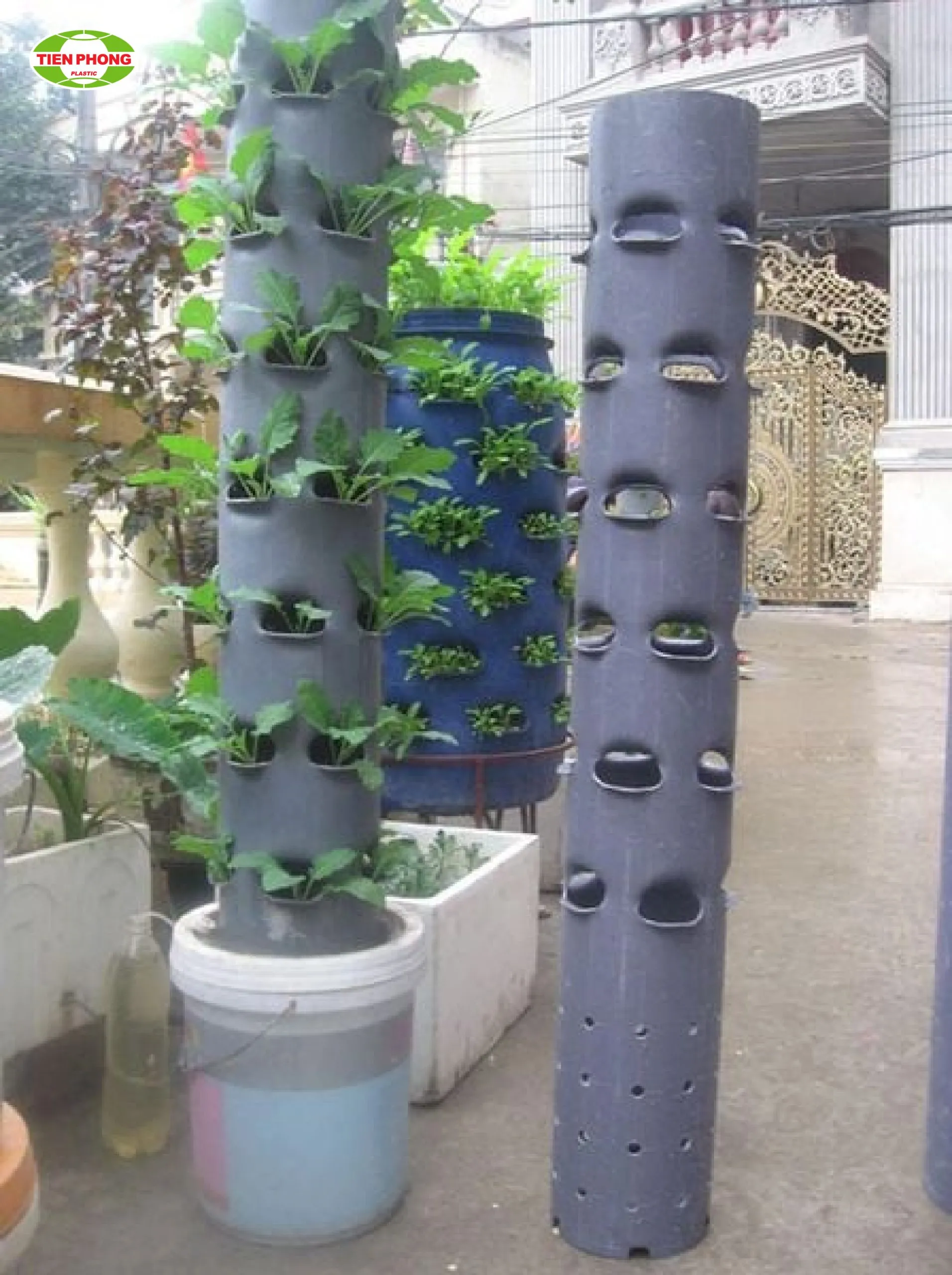 Chậu cây bằng ống nước theo chiều dọc gắn tường
