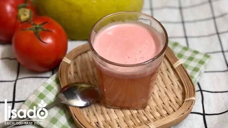 Một ly sinh tố cà chua bi tươi mát và giàu dinh dưỡng