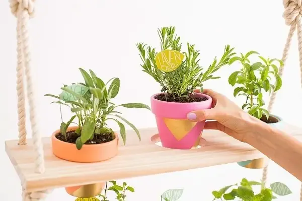 Bước 5.tạo Móc Treo Kệ Gỗ