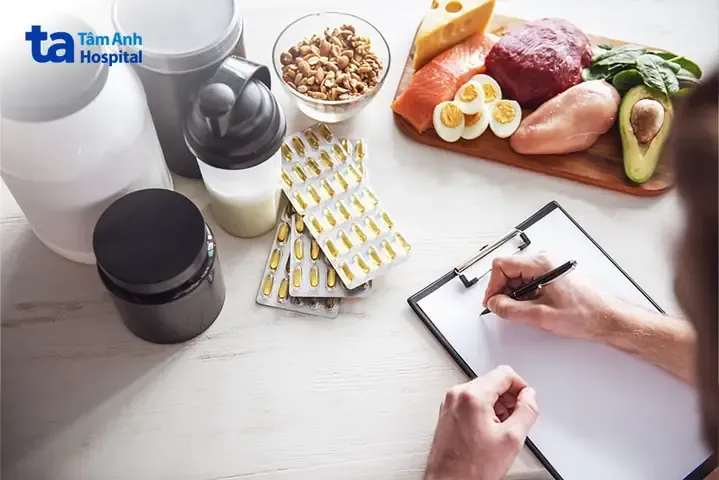 Kỹ thuật cắt tỉa cành mâm xôi đỏ để kích thích ra hoa