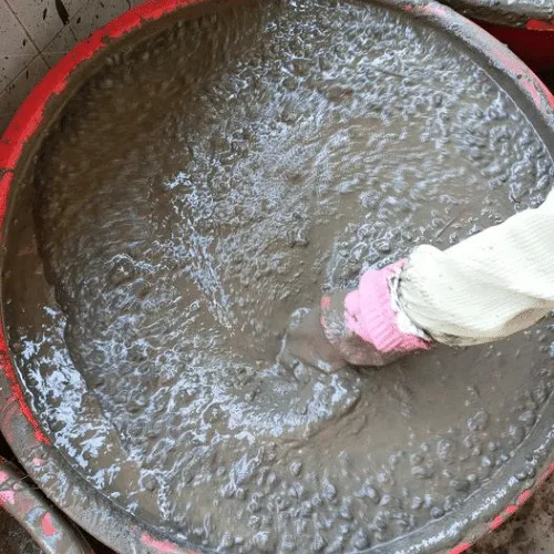 Chuẩn bị bùn trồng sen tơi xốp, giàu dinh dưỡng theo đúng cách trồng sen