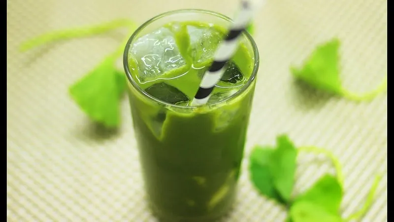 Thu hoạch và tận hưởng thành quả rau má tươi xanh tự trồng tại nhà