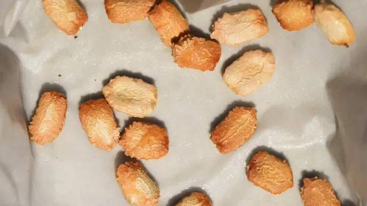 Yêu cầu về ánh sáng và nhiệt độ khi tìm hiểu cách trồng cây khổ qua tại nhà