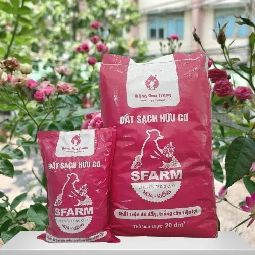 Sản phẩm đất trồng hoa hồng chuyên dụng, đóng gói từ thương hiệu Sfarm