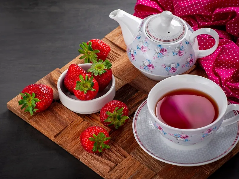 Kỹ thuật tưới nước đúng cách cho rau thơm huế trong chậu